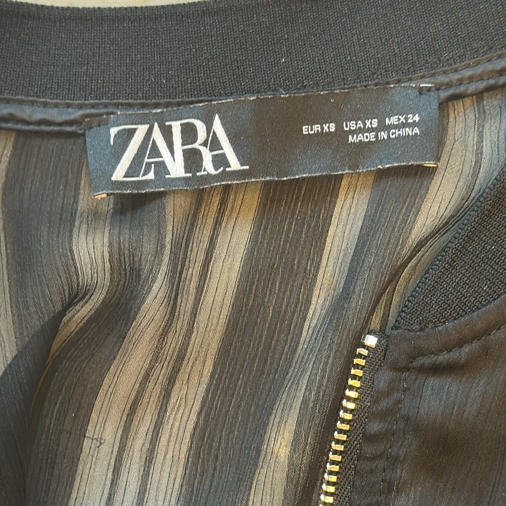 Zara Semi-Sheer Zip Up - Picture 4 of 6